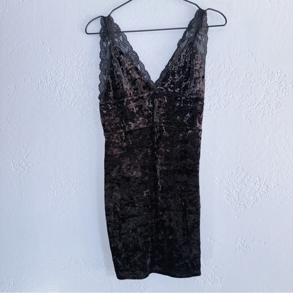Free People Black Velvet Mini Dress Lace Size Medium - Picture 2 of 7